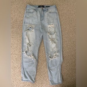 Hollister High Rise Ripped Mom Jeans